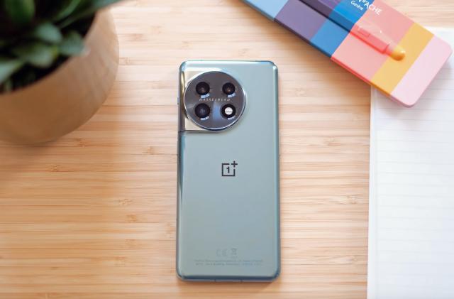 An image of the OnePlus 11 phone.